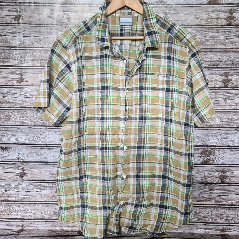 2 For $10 Columbia Regular Fit Short Sleeve Button Shirt size L